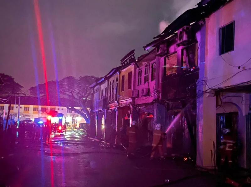 瓜雪老街5間百年老店凌晨失火　起火原因未明無人傷亡