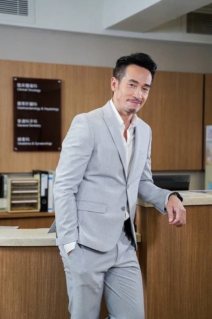 演醫生有板有眼　陳豪原來出身醫生世家