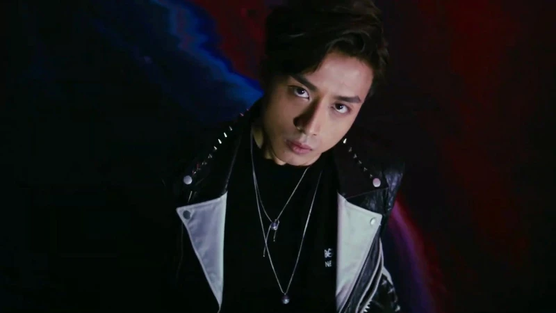 貌似郭富城MIRROR成員火速走紅　豬肉檔網紅除罩後星途完結