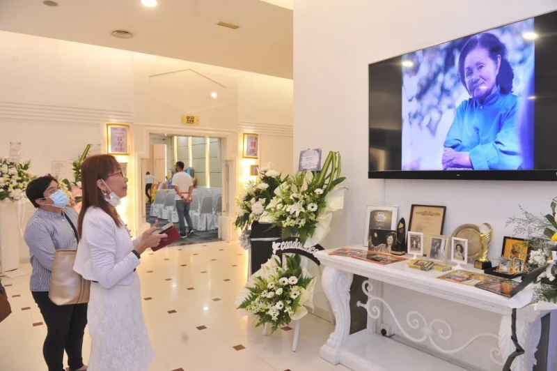 韓瑛10年前已選好遺照　家屬遵從遺願骨灰海葬