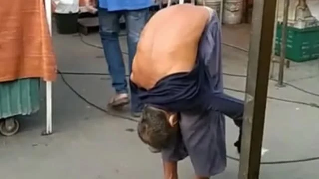 假扮駝背乞丐泰國行乞 柬埔寨大叔月入15萬泰銖