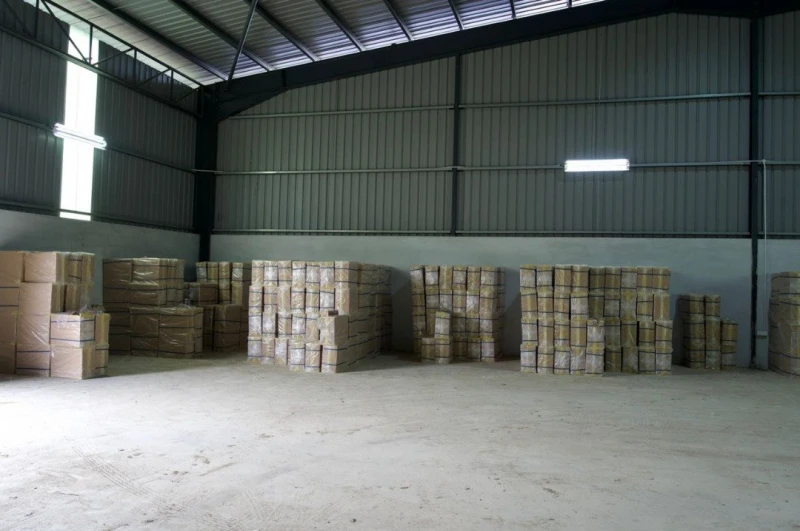 租工廠匿藏　警起獲逾771萬漏稅香菸