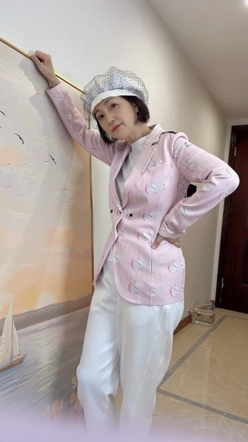 「他長得像王祖藍，一個大鼻子」   資深港女星當場撞破男友偷吃