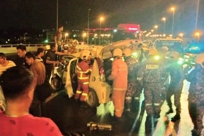 本田轎車反方向行駛迎面撞上邁威 2男4女輕重傷