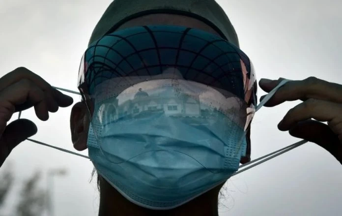 雇聯會鼓勵職場上繼續戴口罩