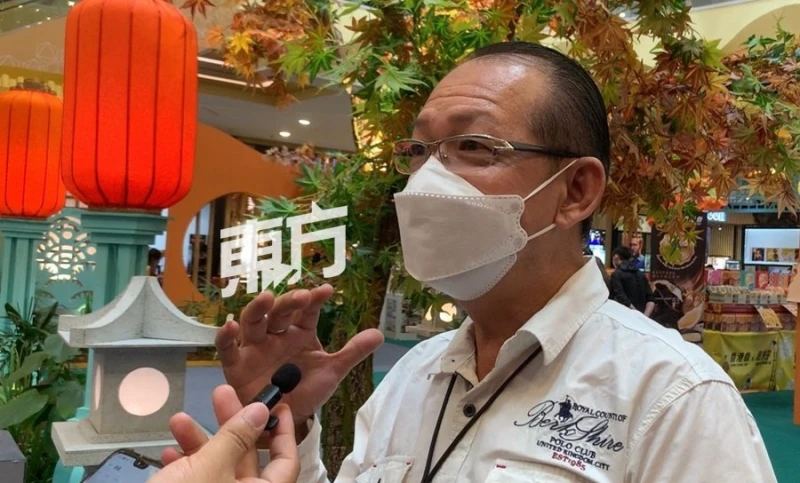 不再強制室內戴口罩  大馬民眾仍罩不離口