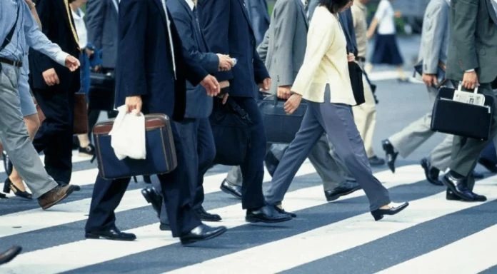 勞動市場形勢進一步好轉　7月失業人數按月下滑1.6%