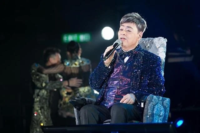 坐輪椅開唱被女星評「慘不忍睹」　69歲張偉文怒反擊