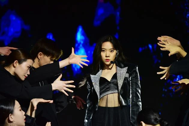 「莘莘學子」寫成「芊芊學子」 中國女星遭網民狂酸