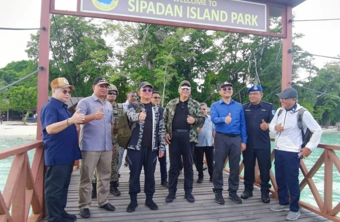 政府正在實施各種計劃以改善整個國家特別是沙巴旅遊島區和人口密集海島的電信設施系統