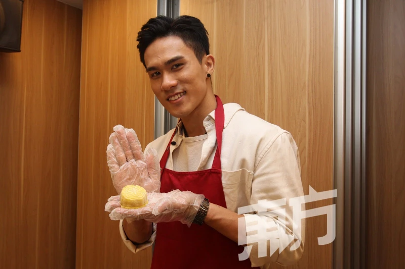 挑戰做月餅慶中秋　賴宏恩狠酸周雪婷：廚藝沒有進步過！