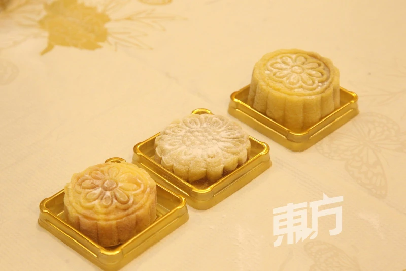 挑戰做月餅慶中秋　賴宏恩狠酸周雪婷：廚藝沒有進步過！