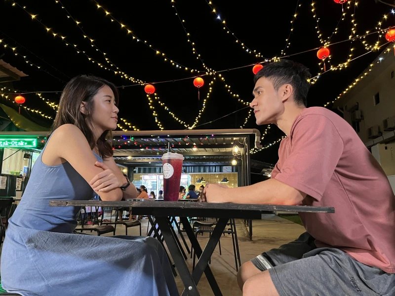 挑戰做月餅慶中秋　賴宏恩狠酸周雪婷：廚藝沒有進步過！