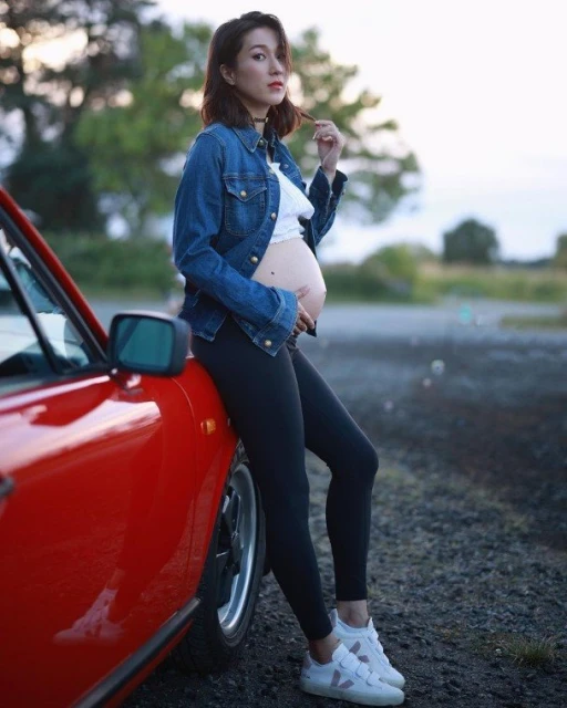 美爆的孕婦寫真！　鍾嘉欣曬白滑無紋巨肚