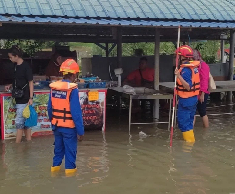 大漲潮來襲　吉打港口沿海區淹水