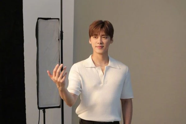 李易峰被爆「偏愛人母」　遭小姐吐槽「35歲就精力透支」