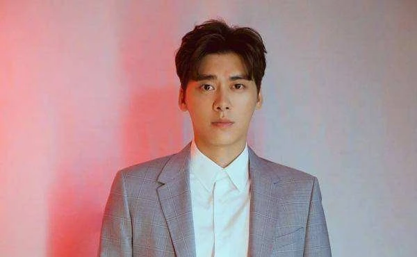 曾說「最寶貝的東西是貞操」　李易峰6年前訪問被挖顯諷刺