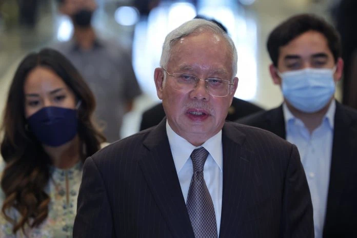 納吉轉送國家心臟中心   1MDB案審訊今展延