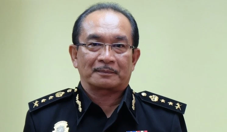 逾2萬文具採購工程　女校長假公濟私被捕