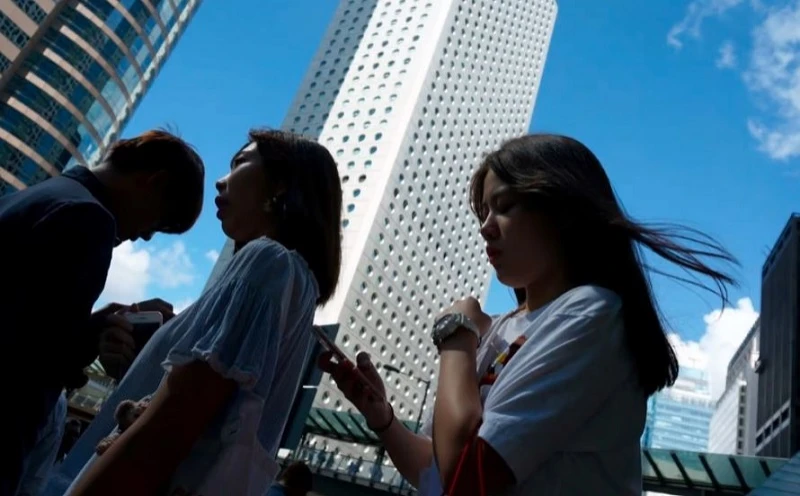 香港職場薪資「男女有別」：同為經理女性月薪卻低了近萬港元