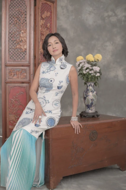 大方曬素顏照雀斑頸紋暴現　52歲李綺虹笑認更年期