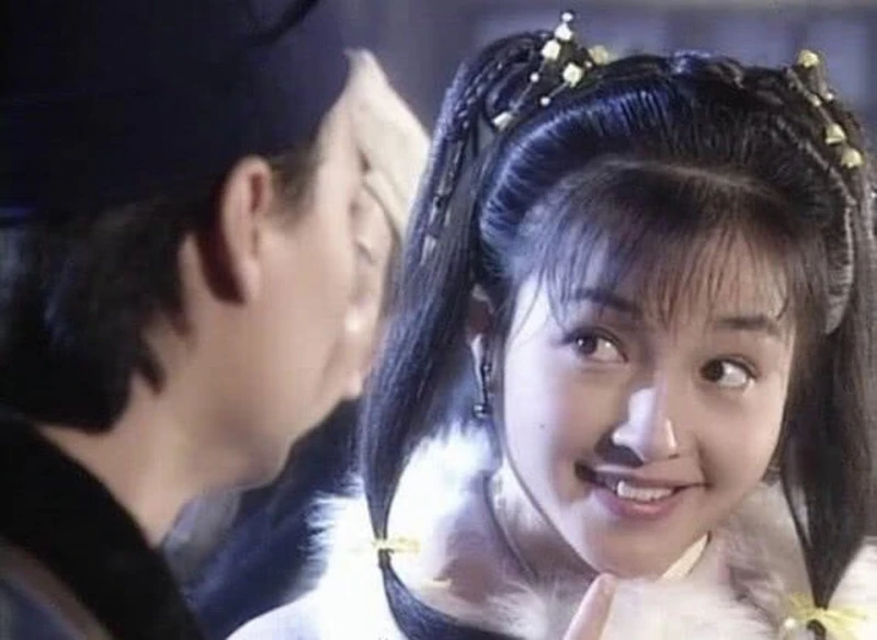 大方曬素顏照雀斑頸紋暴現　52歲李綺虹笑認更年期