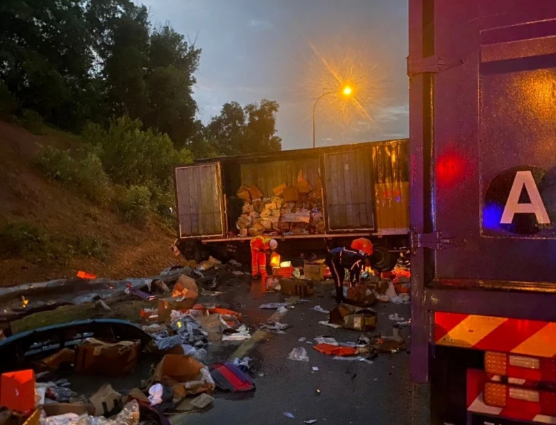 南北大道4車連環撞　釀兩死兩傷