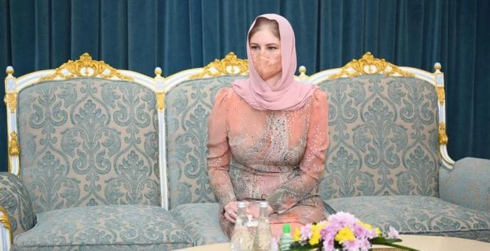 大馬丹州蘇丹後首次亮相！