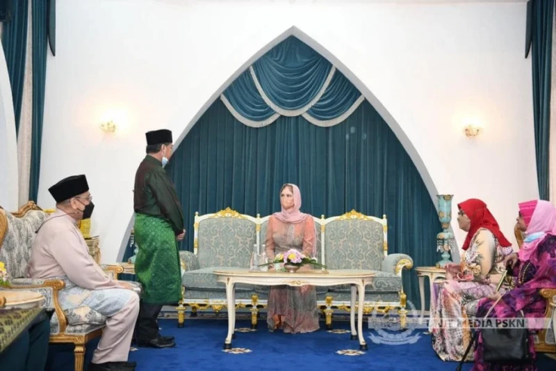 大馬丹州蘇丹後首次亮相！