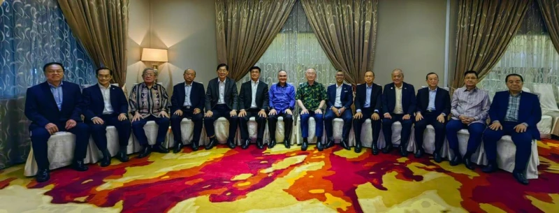 財長與華社領袖會面針對財案對話