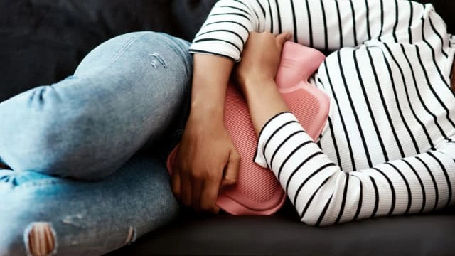 女職員稱經痛直接不上班 老闆求網提議如何處置