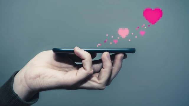 「完美男子」送金戒狂追求 馬女上當人財兩失兼懷孕