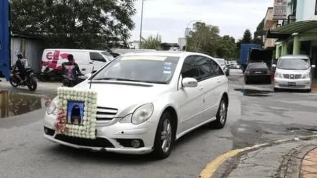 遭網友綁架撕票馬女出殯 獅城醫生哥哥返馬送別