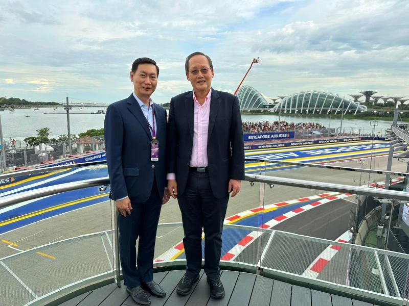 出席F1的大人物真不少：一位國內刮颱風悄悄來，另一位回家得解散國會