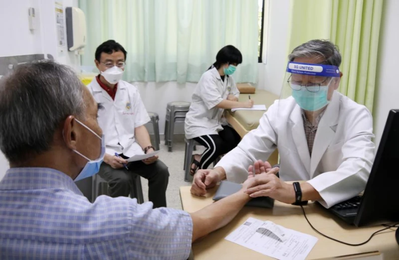 王乙康為何在國會搬出中醫經典《黃帝內經》和《千金要方》？