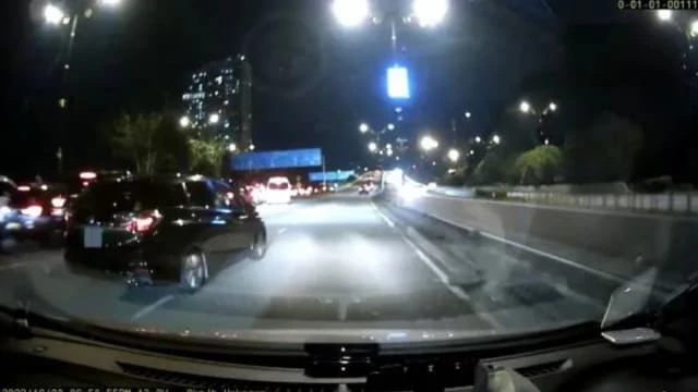 獅城車為避新山車龍 多次亂插隊累他人出車禍