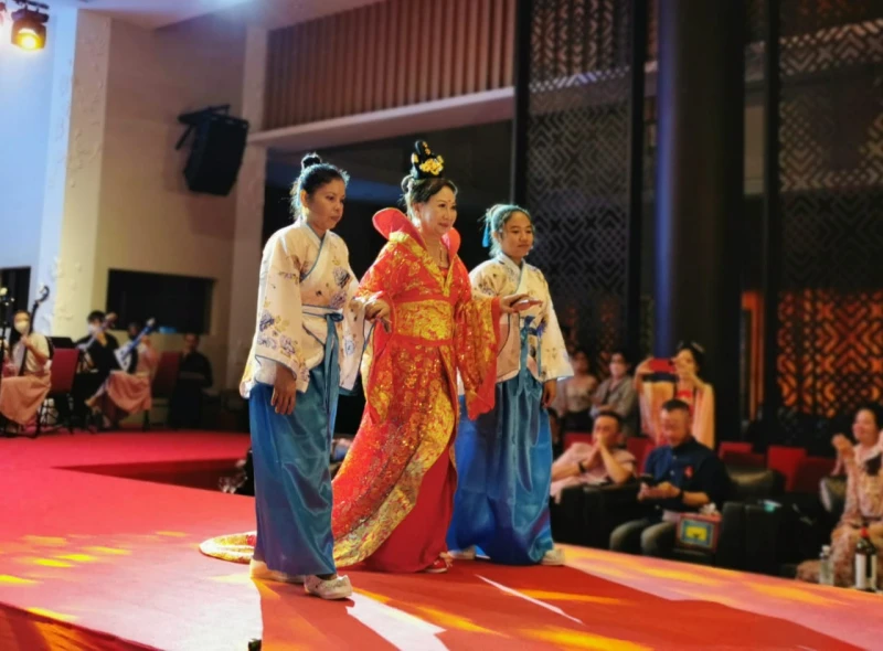 仙境古城「漢服之約」&nbsp;&nbsp;逾50漢服愛好者展傳統魅力