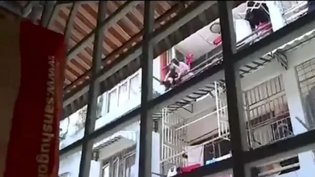 馬國女小販被指長期虐待孩子 甚至欲推女兒下樓 