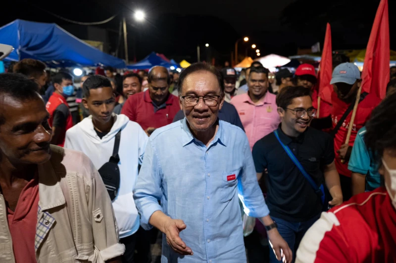 【大馬選舉】希盟有望重新執政？  安華：民調顯示已贏100席 