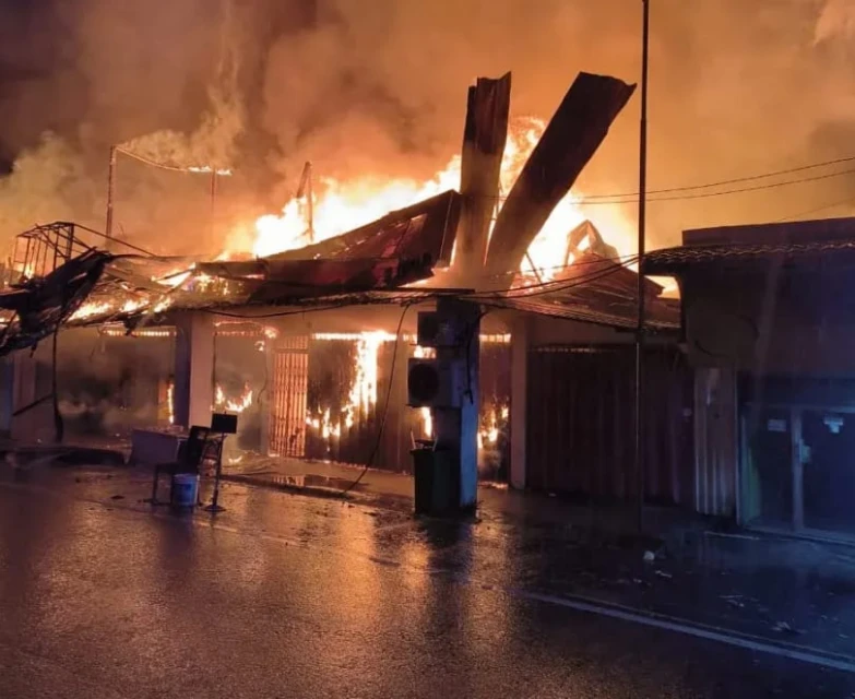 馬國第二大新村沙登大火 大街15老店毀於一炬