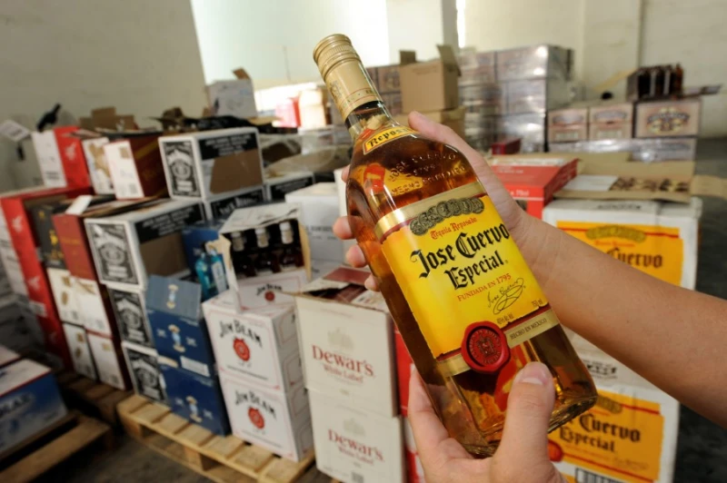 FBI懸賞重金通緝本地商人　新加坡警方：喂，他在我們這裡！