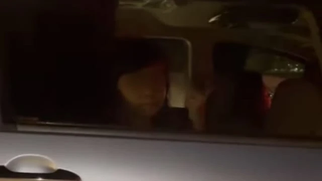 第二通道又發生插隊糾紛 小女孩竟比中指