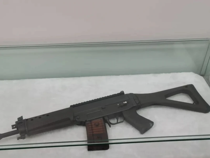 泰警APEC前再逮華商 揭公司藏紅旗車和「坦克」