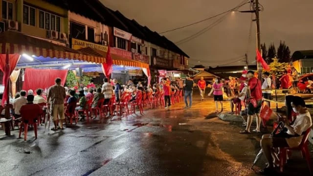 選前最後一個周末 霹選民冒雨聽希盟講座