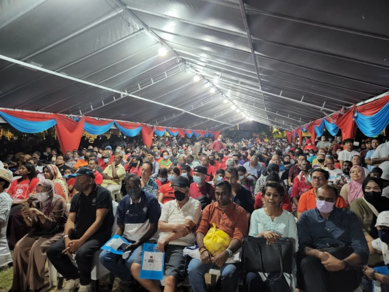 【大馬選舉】千人雨中力挺安華「當首相」 蔡添強未現身希盟講座