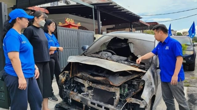 新加坡大耳窿疑跨國追債 馬國放火燒車留電話 