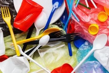 聶納茲米：2025年之前　大馬不可能淘汰一次性塑料