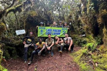 33天征服63座山！10登山客跋涉238公里　成功橫跨半島主幹山脈