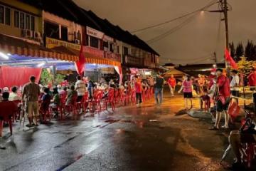 選前最後一個周末 霹選民冒雨聽希盟講座