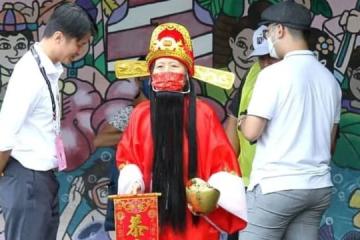 今晚不去計票中心先認輸？ 財神爺：親戚找我吃飯